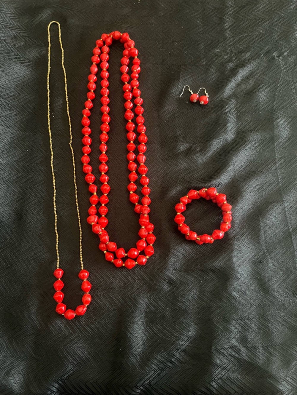 Hand Crafted Red Beaded Jewelry Set with Gold Accent Chain